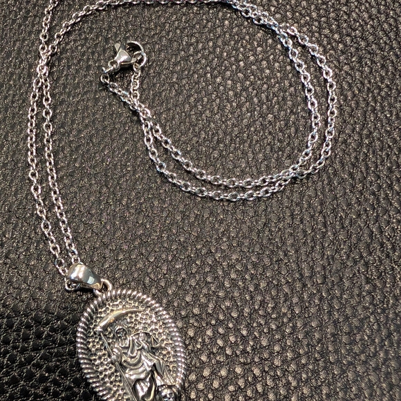 Elegant Silver REAPER Pendant Necklace - Picture 4 of 6